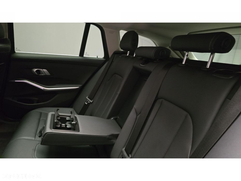 BMW Seria 3 - 23