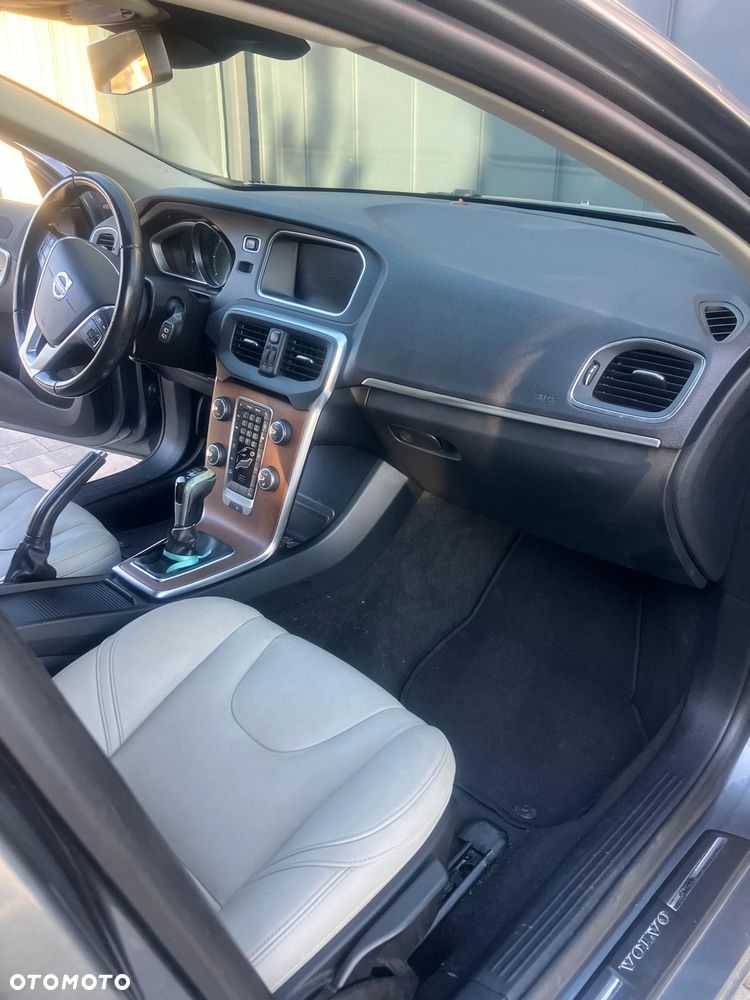 Volvo V40 D4 Drive-E Momentum - 8