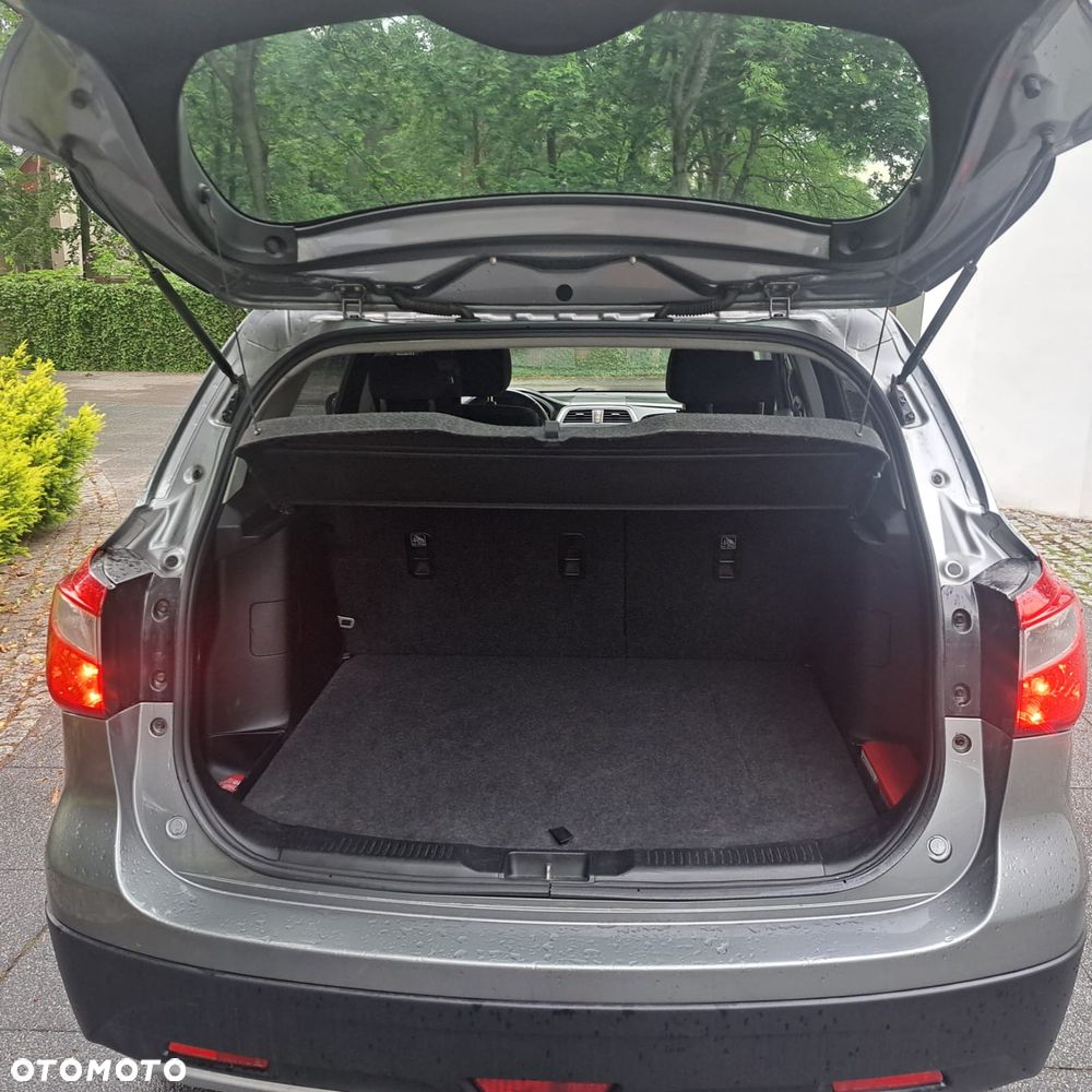 Suzuki SX4 1.6 Comfort Plus - 9