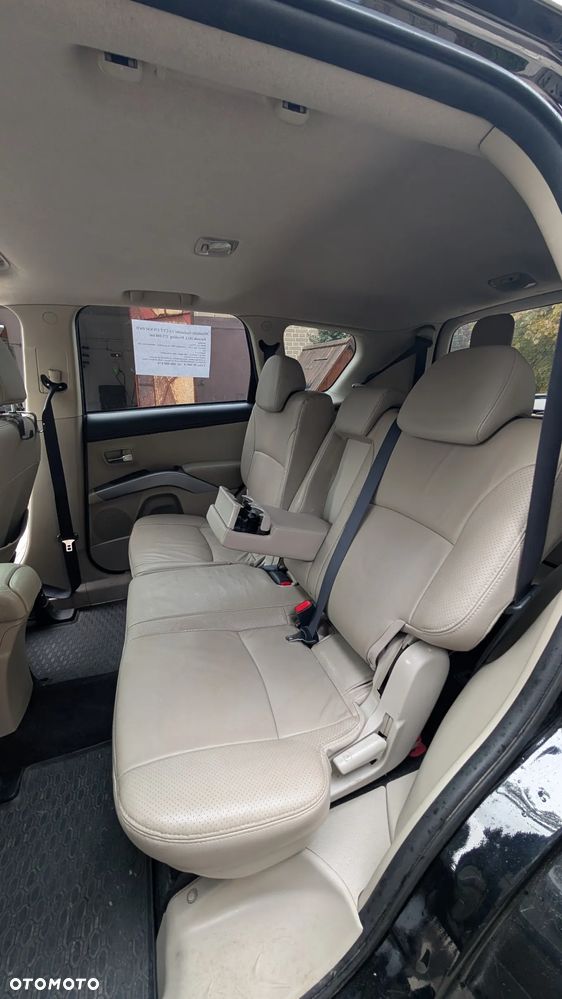 Mitsubishi Outlander 2.4 Instyle EU5 CVT - 16