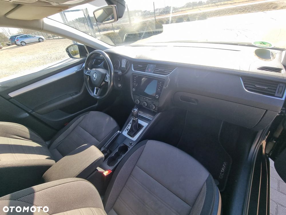 Skoda Octavia 2.0 TDI DSG Tour - 11
