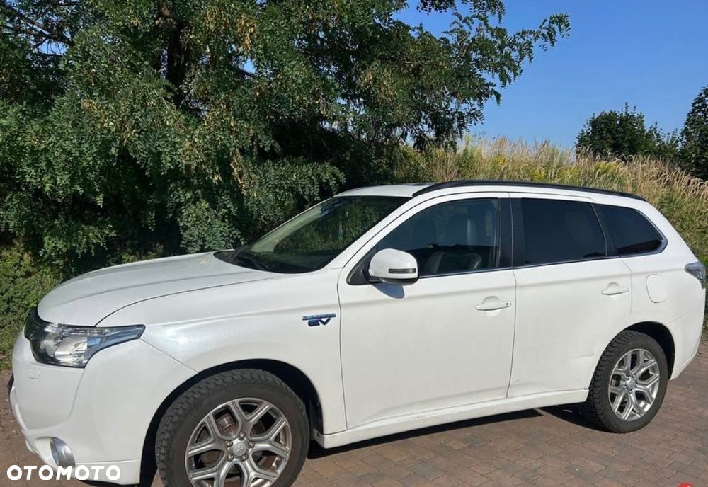 Mitsubishi Outlander 2.0 2WD CVT Invite - 1