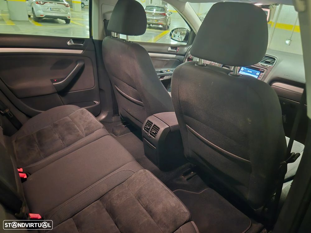 VW Golf Variant 1.6 TDi Highline - 27