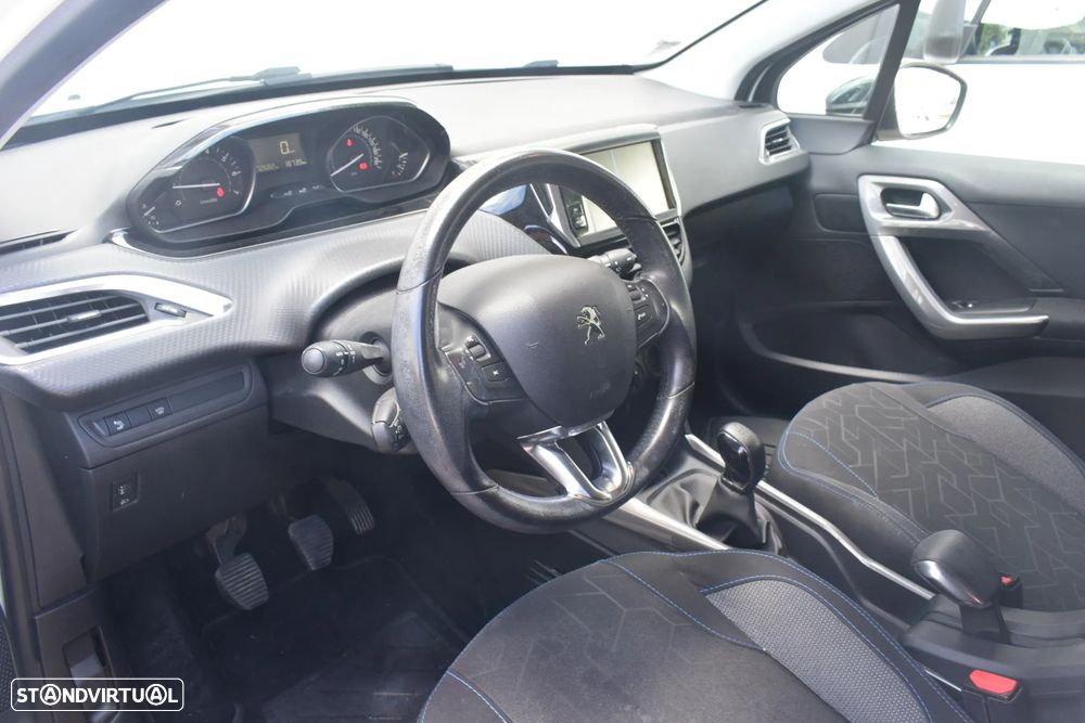 Peugeot 2008 1.2 PureTech Style - 10