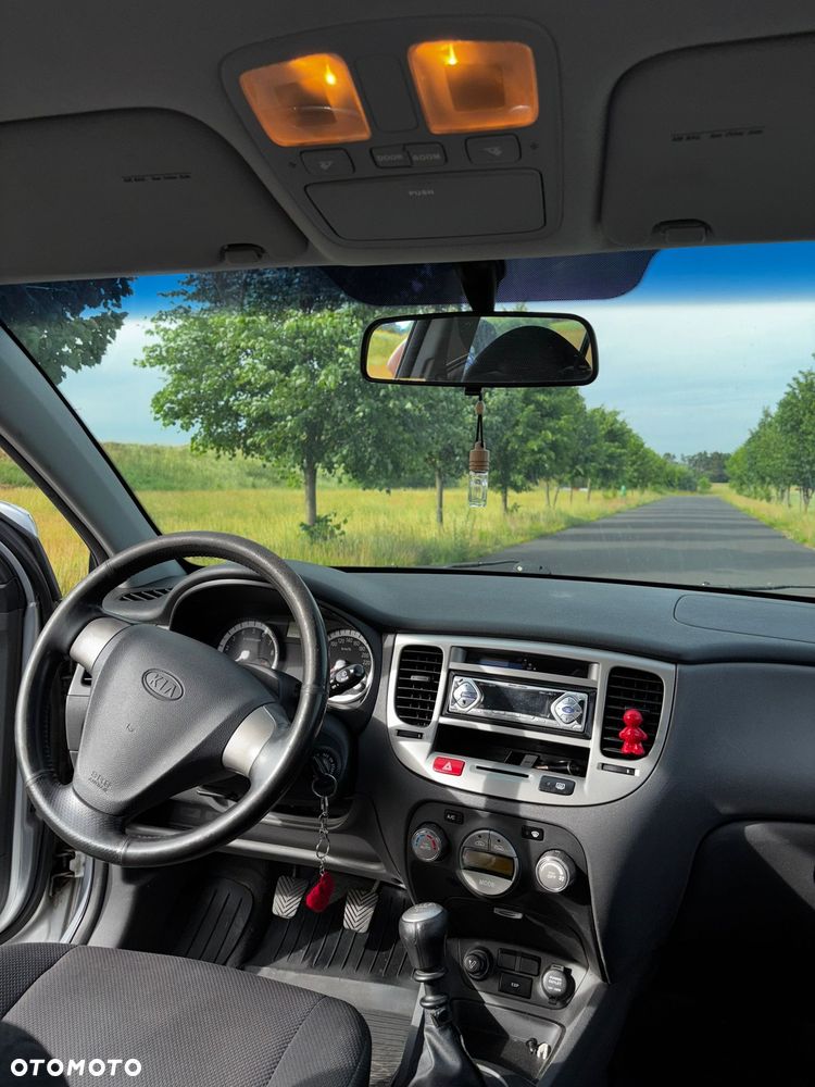 Kia Rio - 6