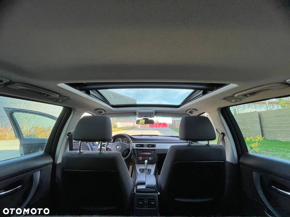 BMW Seria 3 ver-320i-touring - 11