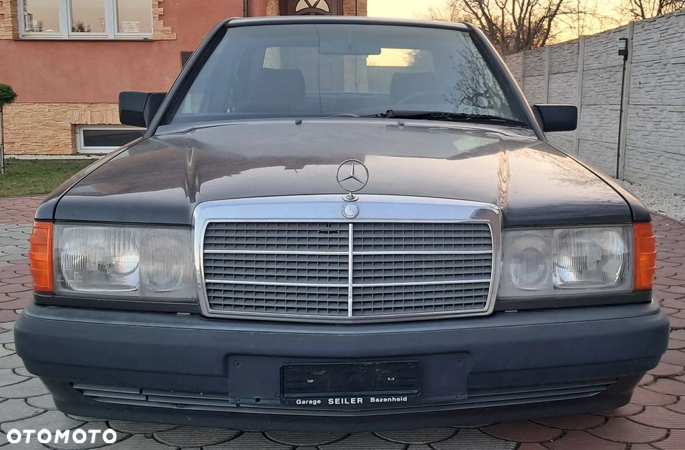 Mercedes-Benz W201 (190) - 6
