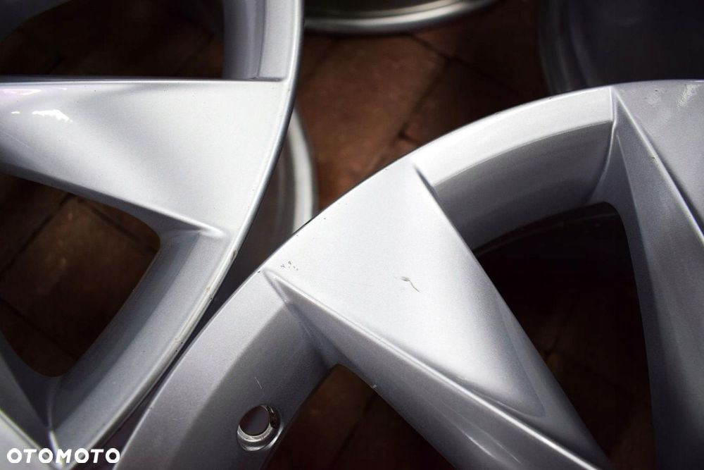 SKODA 19 Enyaq iV SuperB Octavia IV 5LA Nowy Model Oryginał - 8