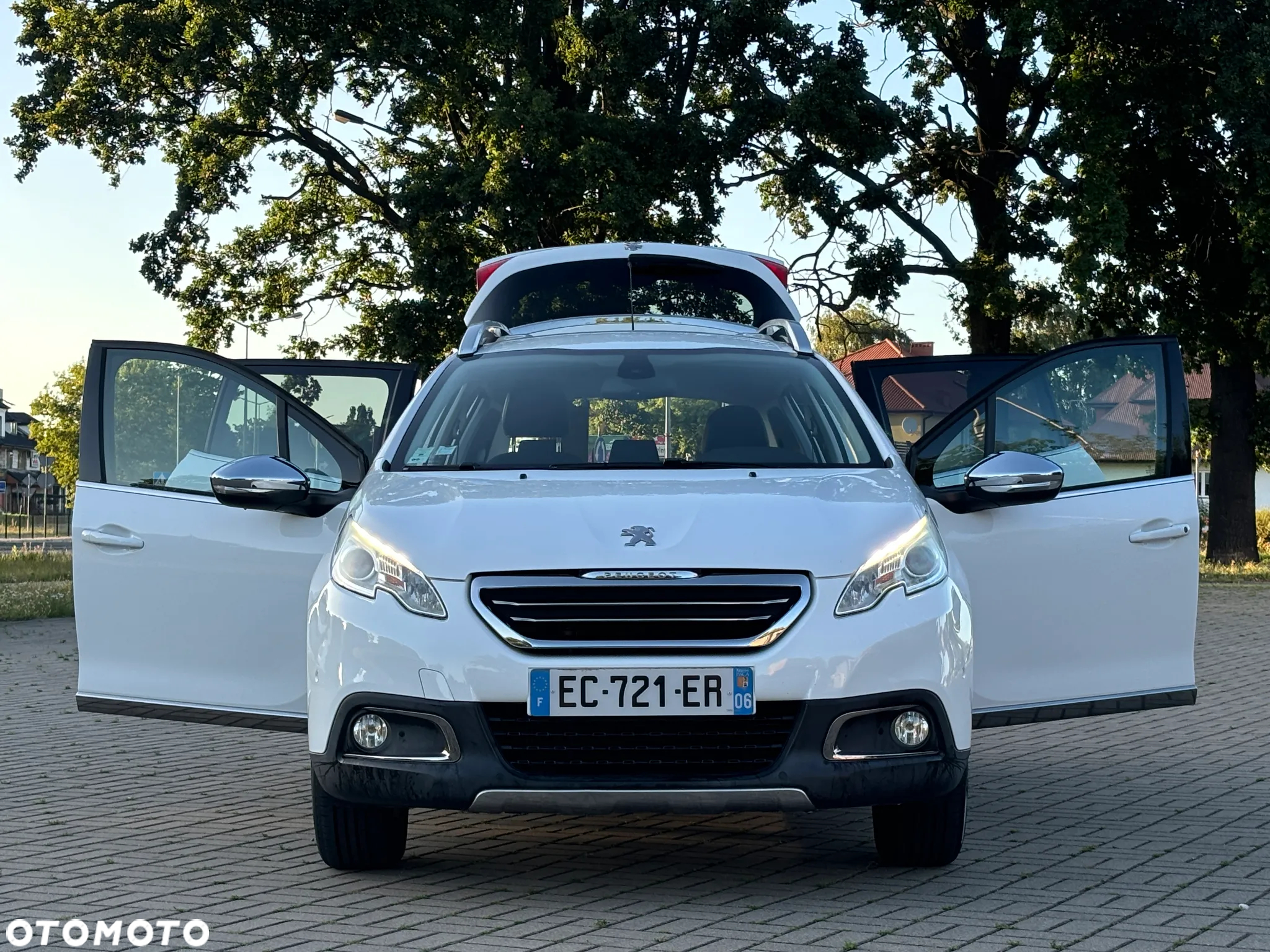 Peugeot 2008 1.2 Pure Tech Crossway S&S EAT6 - 12