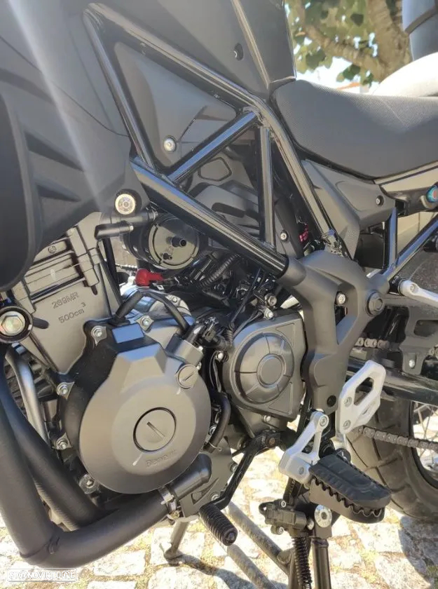 Benelli TRK 502 - 4