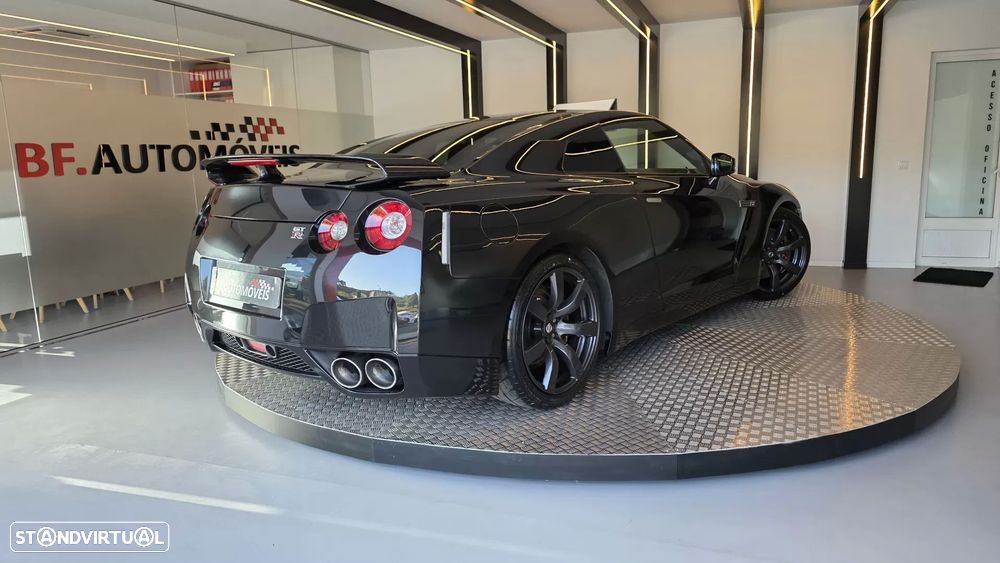 Nissan GT-R - 18