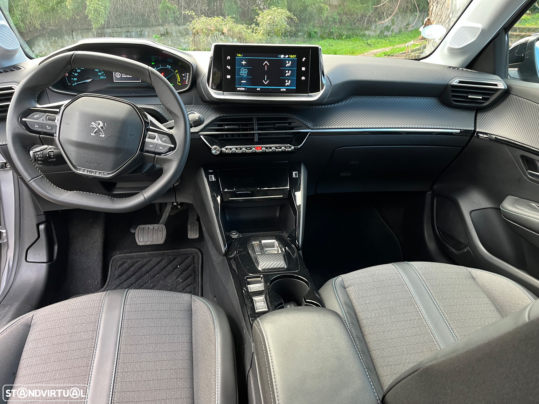 Peugeot e-208 50 kWh Allure - 4