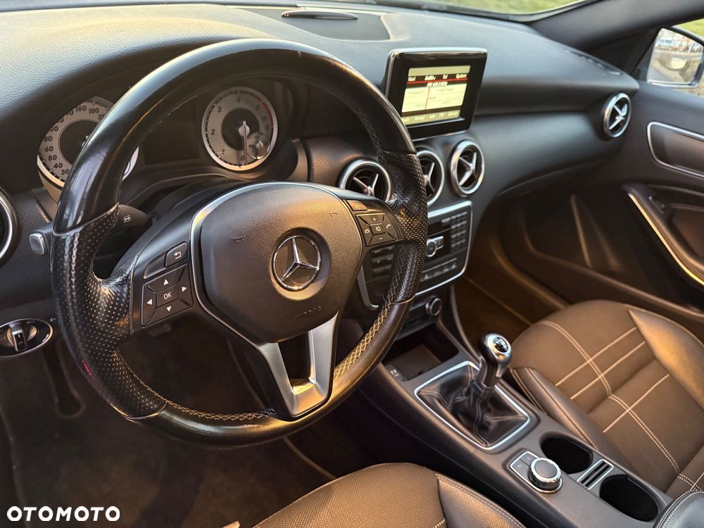 Mercedes-Benz Klasa A 180 CDI (BlueEFFICIENCY) Urban - 37