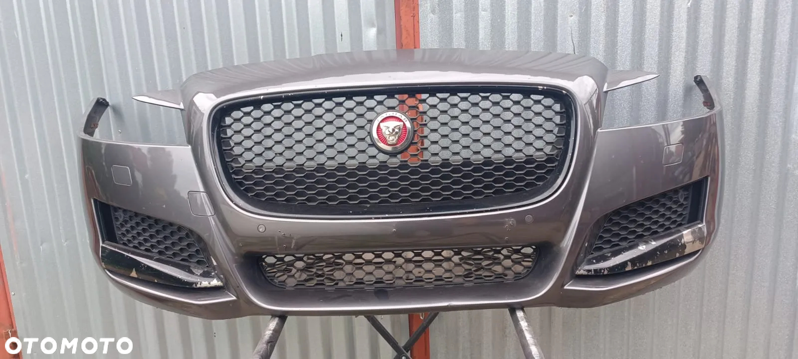 Maska Zderzak Błotnik części Jaguar XF X260 - 2