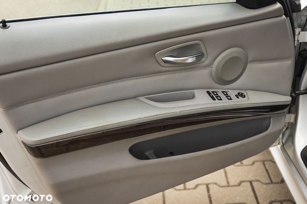 BMW Seria 3 320d - 34