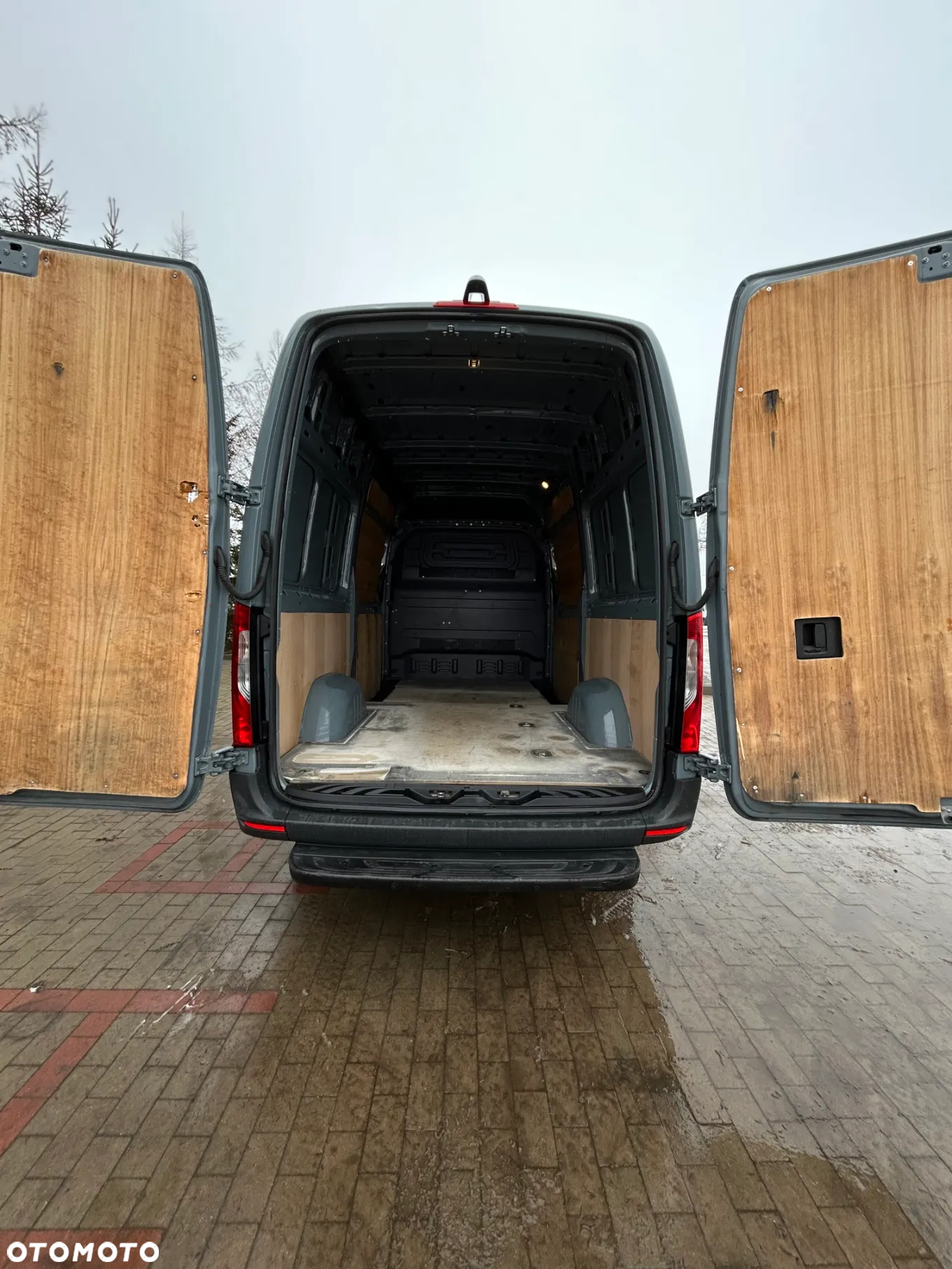 Mercedes-Benz Sprinter - 9