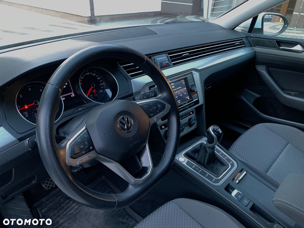 Volkswagen Passat 2.0 TDI EVO Elegance - 33