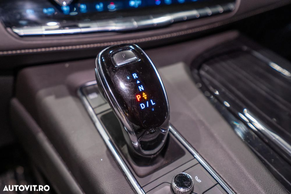 Cadillac Escalade 6.2 V8 AWD AT Platinum - 31