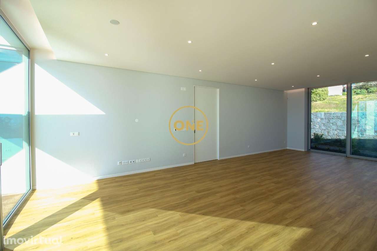 Moradia T4 - Grande imagem: 3/60