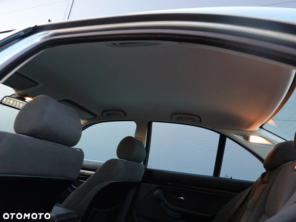 BMW Seria 5 525d - 15