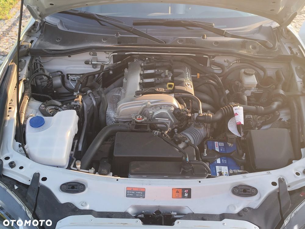 Mazda MX-5 SKYACTIV-G 160 SAKURA - 8