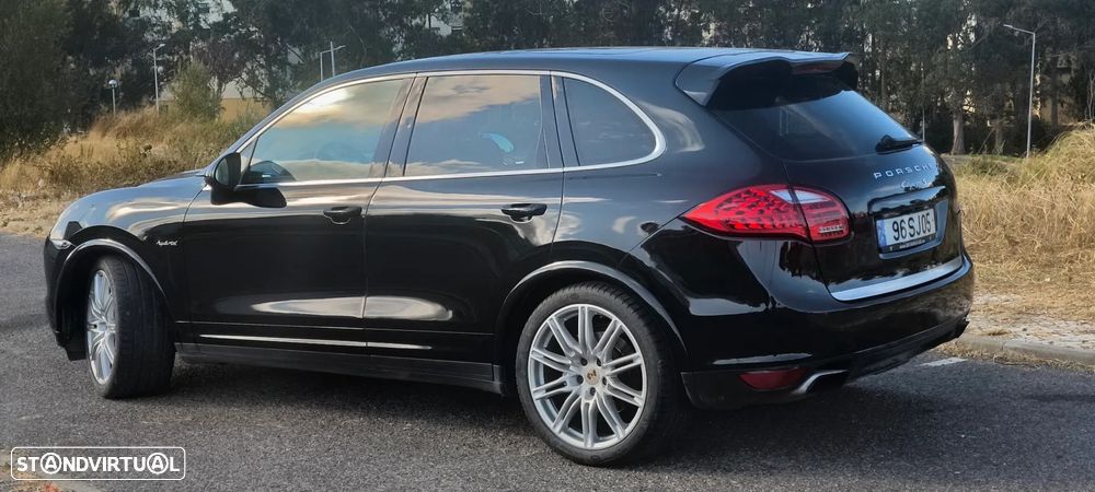 Porsche Cayenne S - 2
