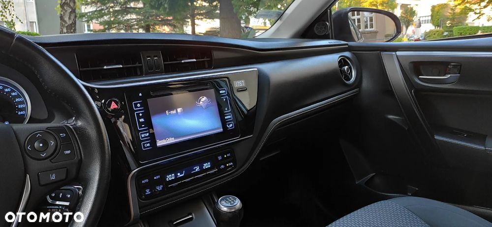 Toyota Corolla 1.6 Comfort - 33