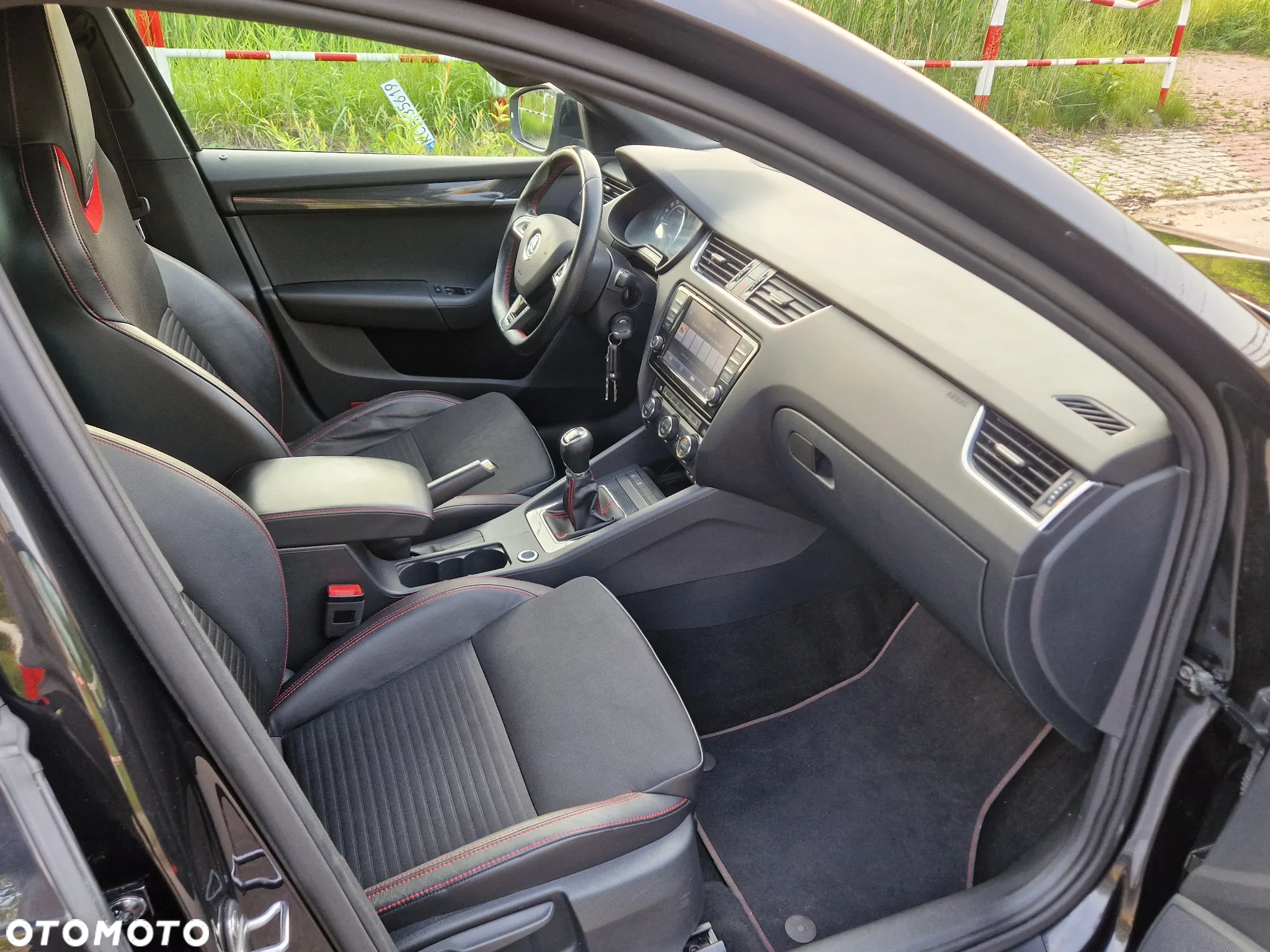 Skoda Octavia Combi 2.0 TDI (Green tec) RS - 29
