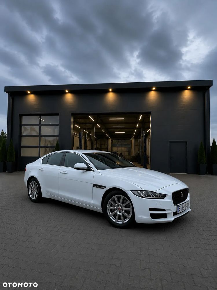Jaguar XE - 6