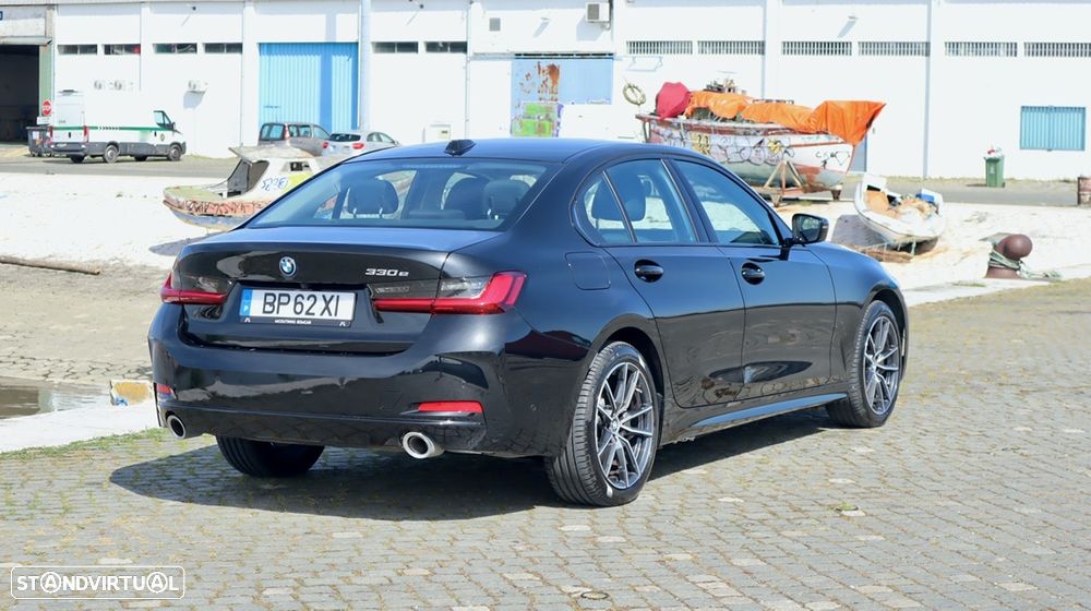 BMW 330 e Auto - 15