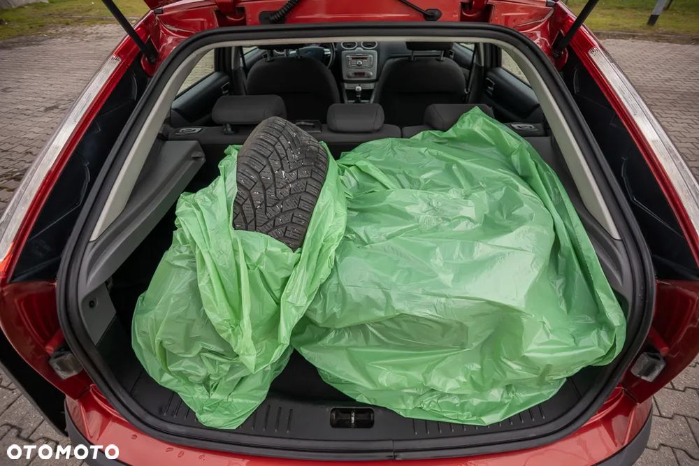 Ford Focus 1.6 16V Style+ - 32
