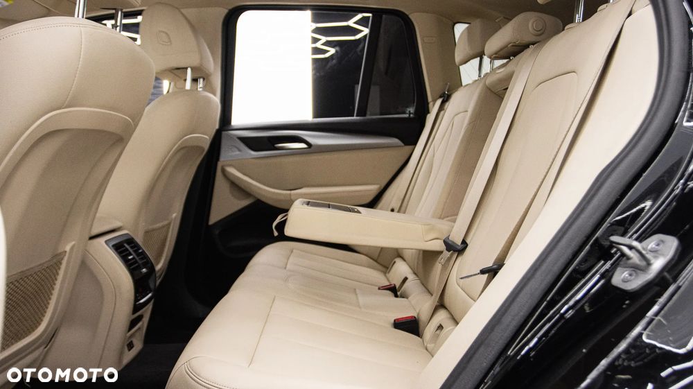 BMW X3 xDrive20i GPF Advantage - 18