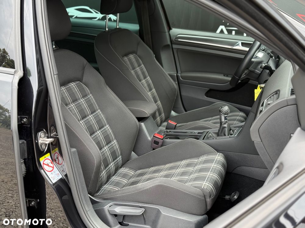 Volkswagen Golf GTD (BlueMotion Technology) - 32
