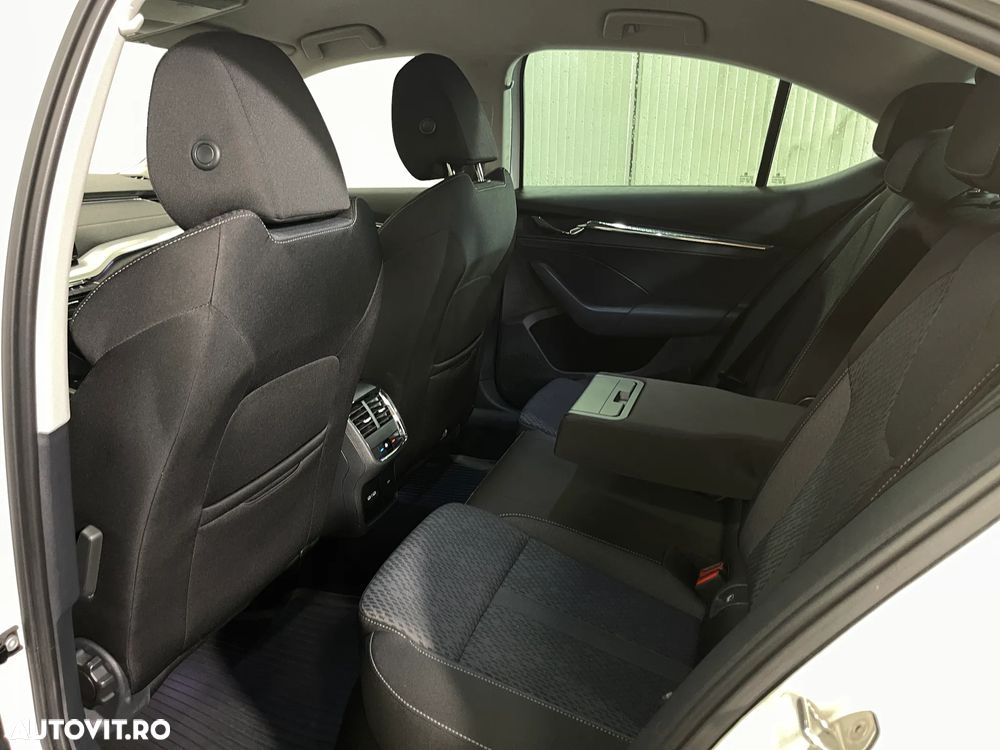 Skoda Octavia 2.0 TDI DSG Style - 12