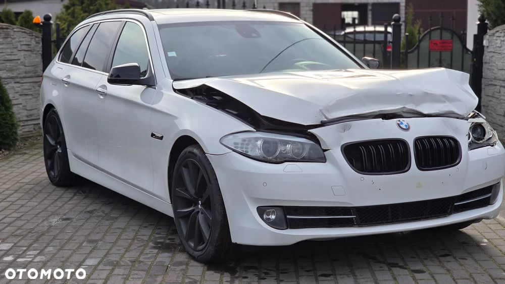 BMW Seria 5 525d - 36