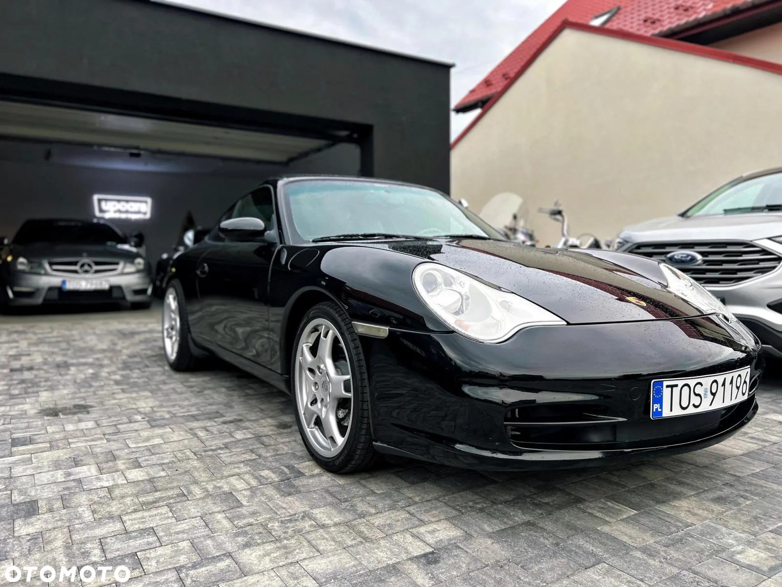 Porsche 911 Carrera - 3