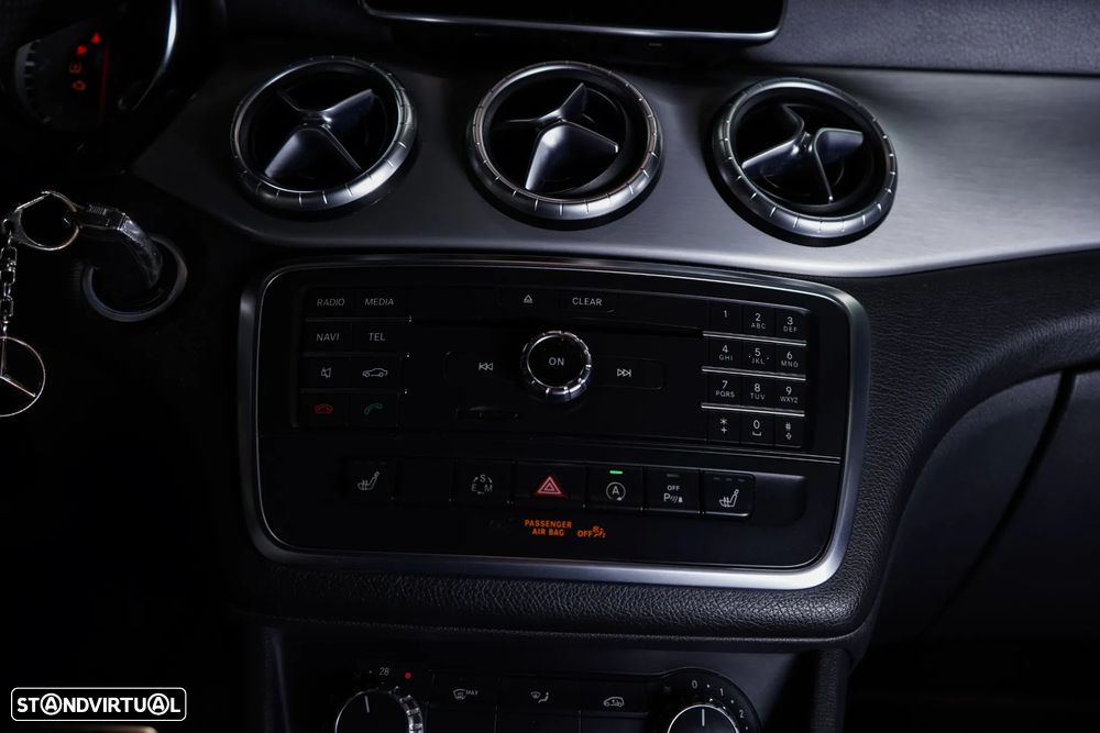 Mercedes-Benz CLA 220 d Shooting Brake AMG Line Aut. - 24