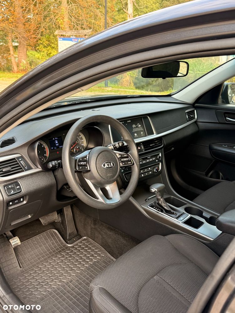 Kia Optima - 8