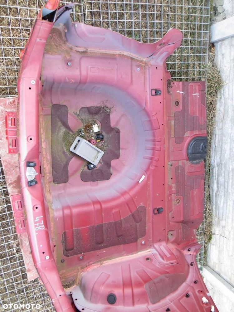 KIA VENGA PAS TYLNY WANNA BŁOTNIK ĆWIARTKA PRAWY 09- - 7