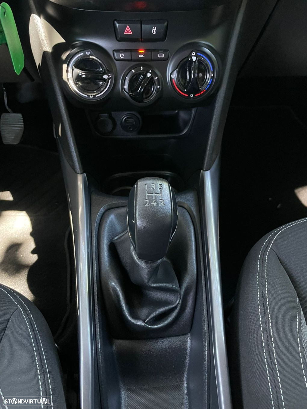 Peugeot 2008 1.2 PureTech Allure - 18