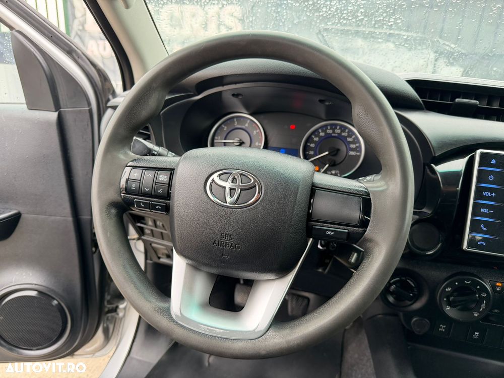 Toyota Hilux 2.4D 150CP 4x4 Double Cab 6MT Comfort - 26