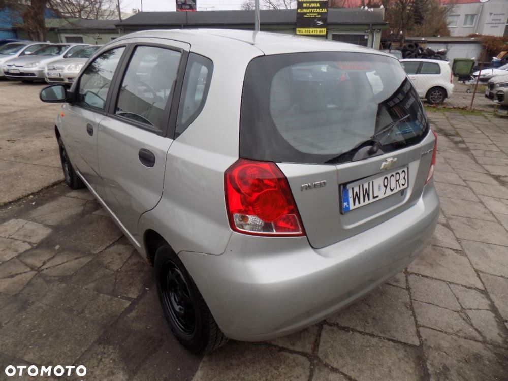 Chevrolet Aveo - 4