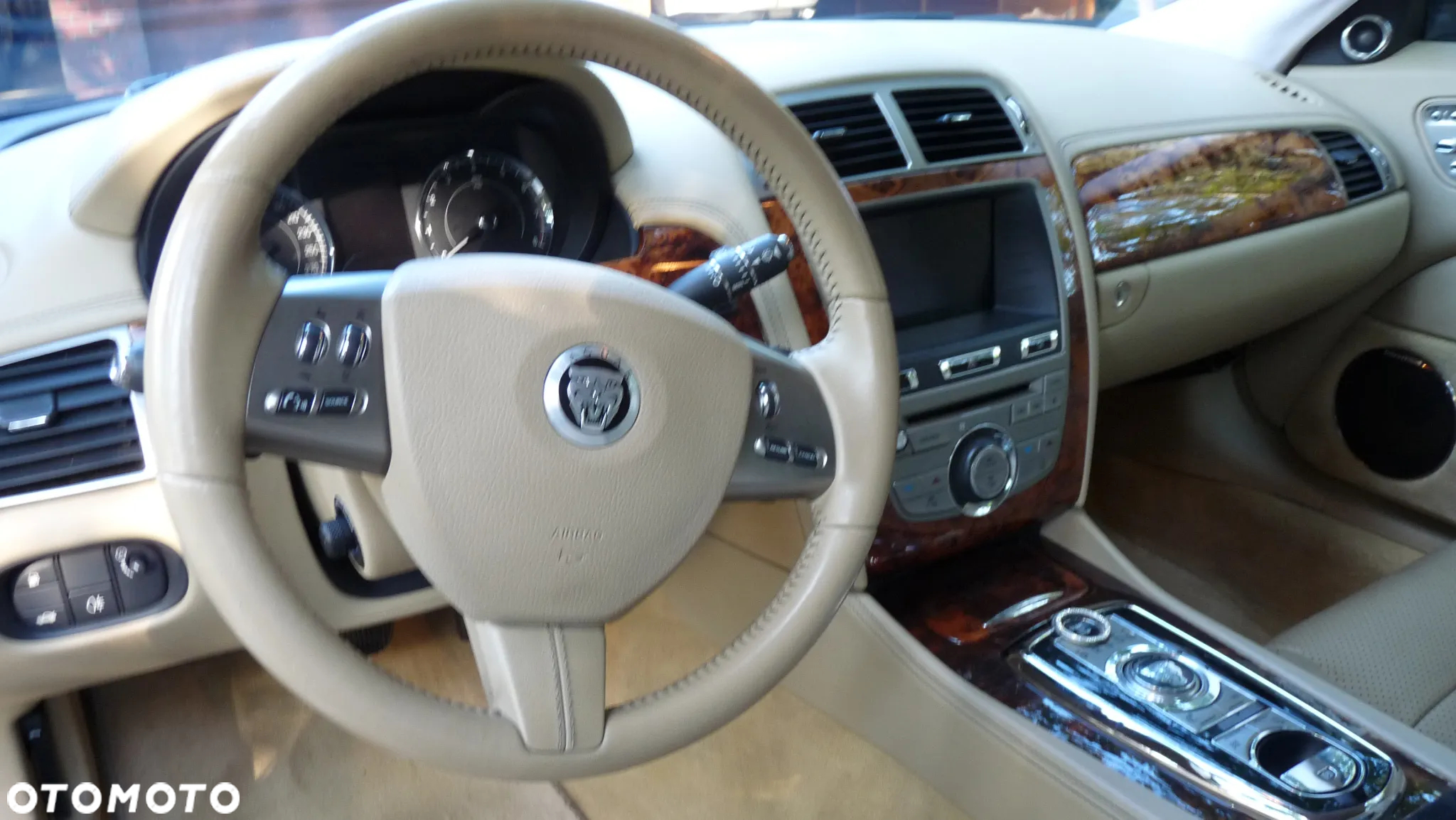 Jaguar XK 5.0 Coupe Portfolio - 25