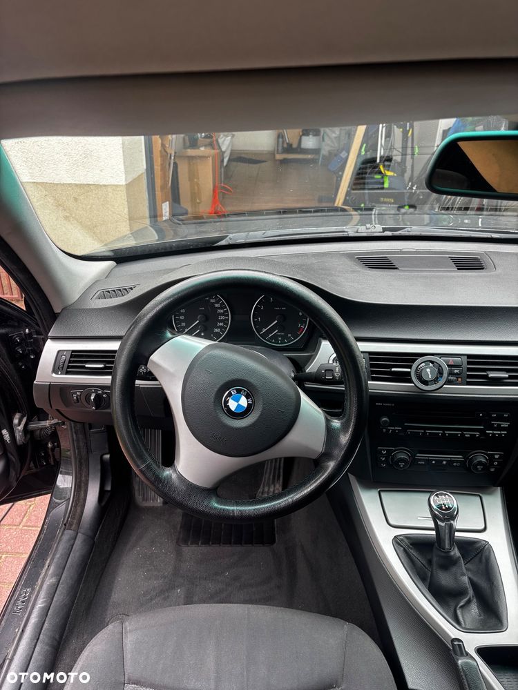 BMW Seria 3 325i - 12