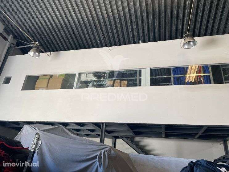 Arrendar Armazém 1200m2 e logradouro, Sintra - Grande imagem: 4/8