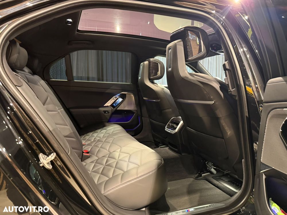 BMW Seria 7 - 37