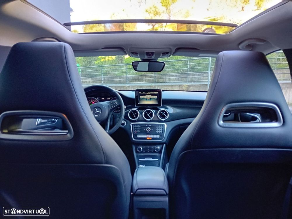 Mercedes-Benz CLA 180 7G-DCT UrbanStyle Edition - 14