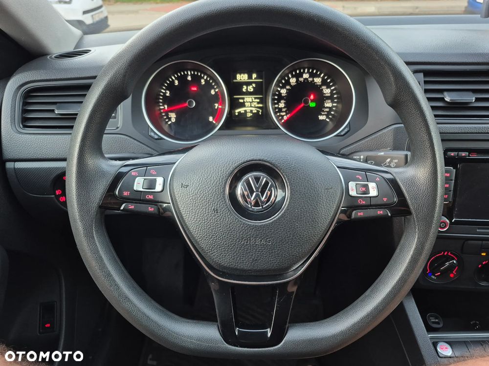 Volkswagen Jetta - 5