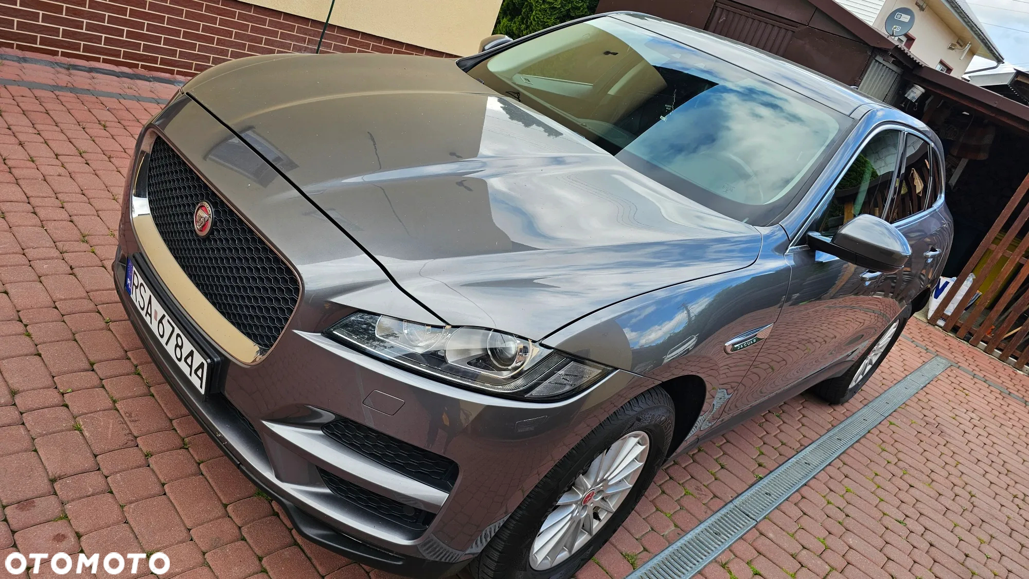 Jaguar F-Pace 2.0 i4D AWD Prestige - 2