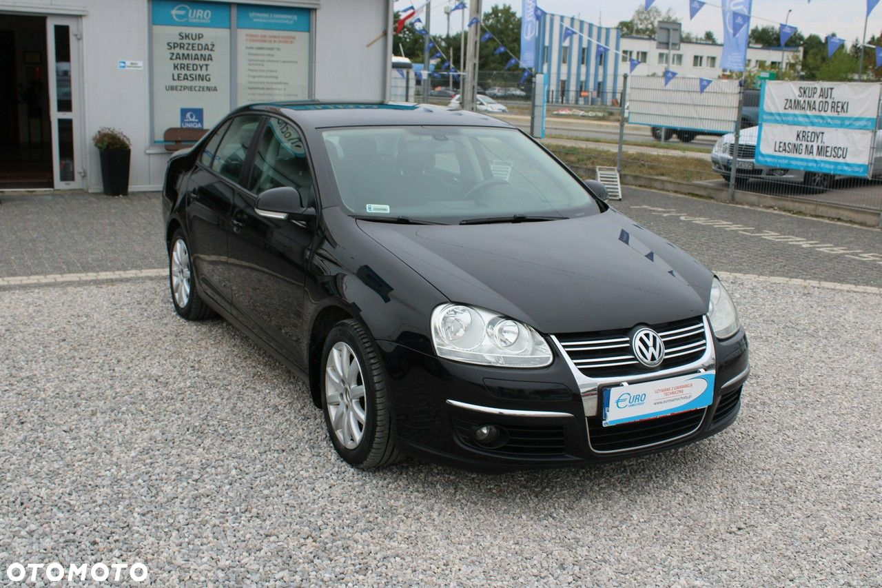 Volkswagen Jetta - 4